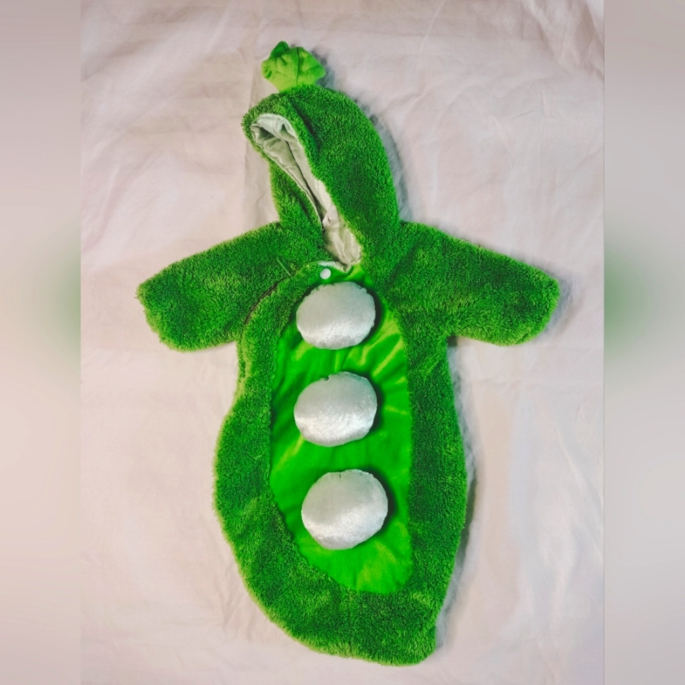 Baby's Pea Pod Halloween Costume